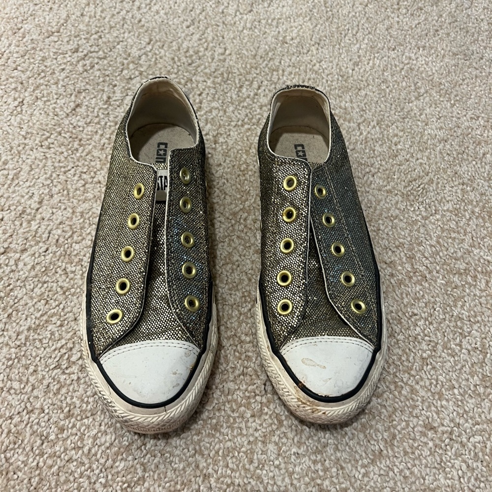 Converse Gold Glitter Chuck Taylors, sz 6, fit like sz 7.5